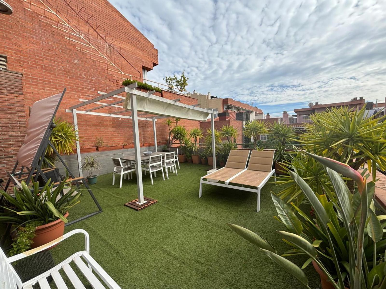 Piso Ideal Con 3 3 Banos Y Terraza Barcellona