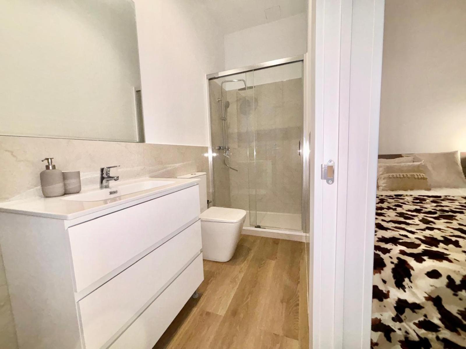 Piso Ideal Con 3 3 Banos Y Terraza Barcellona